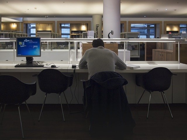 Qu’est-ce qui nous pousse à devenir « accro » au travail ?
